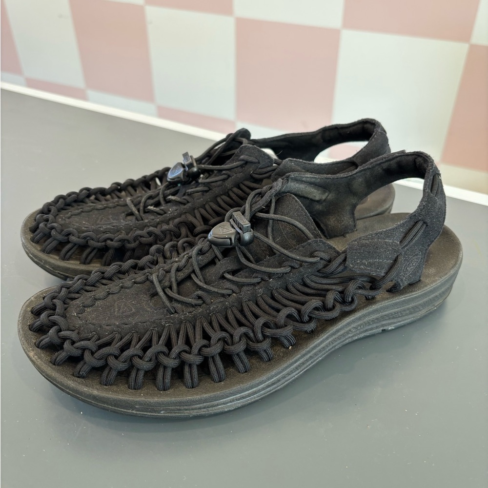 Keen UNEEK Black Woven Sandals